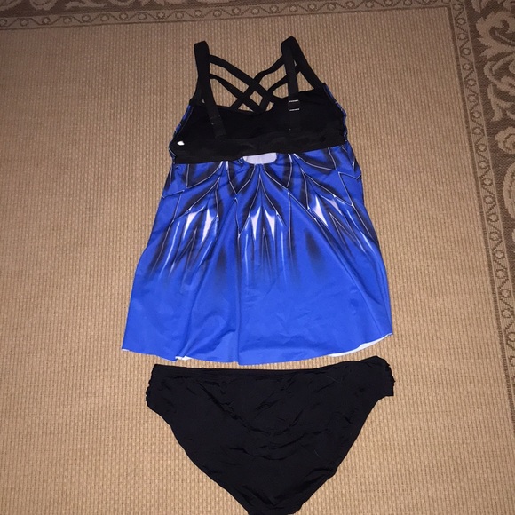 Two piece bathing suit size M.  Bikini bottoms - Picture 2 of 2